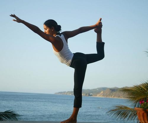 瑜伽可以使人们身心放松和快乐