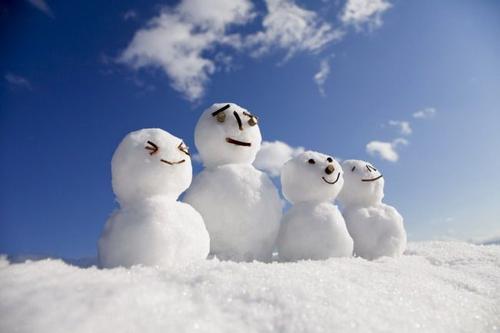 10.下雪天真漂亮，一起堆雪人的朋友也很漂亮