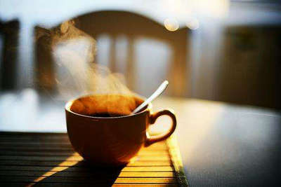 一个人喝一杯茶的美丽句子，一个人喝一杯茶的心情