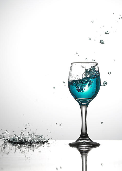 杯子和水