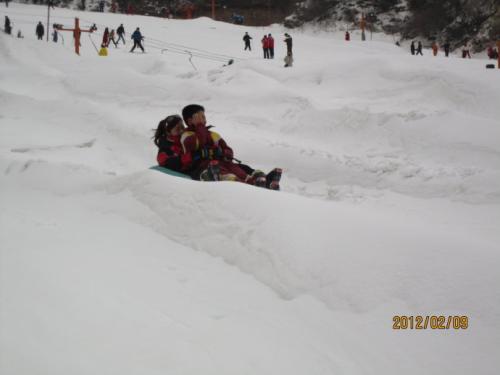 寒假组成：滑雪圈