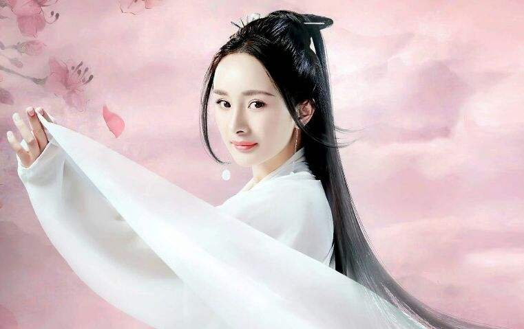 所以当你赞美这个女孩时