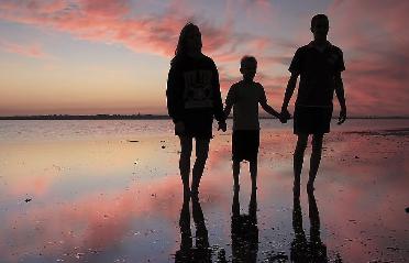 但他们向孩子发泄了怒气