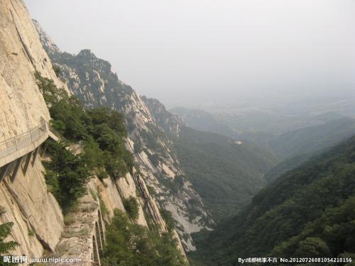   梦见陡峭的山峰