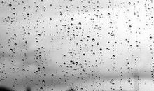 描写伤心难过的句子：你是我关了灯才能拥有的梦