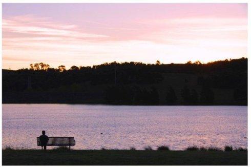 陷入莫名其妙的思念中