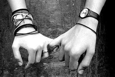    关于恋爱中的现实的句子  1