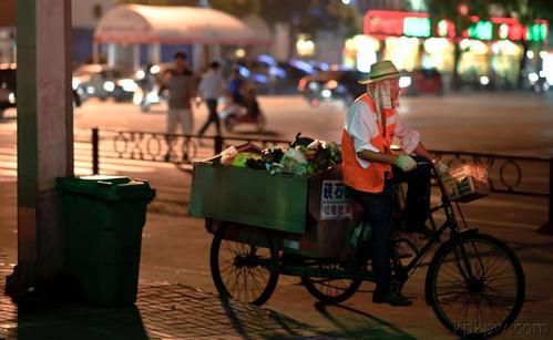 繁忙的生活简直是精疲力尽