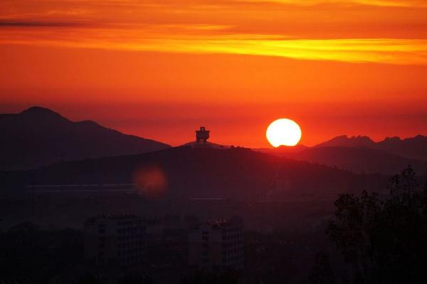 总是对忙碌的事情保持内向