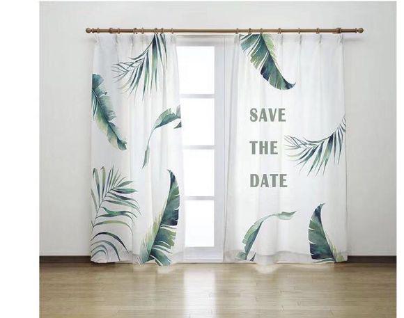 月光像一条柔软的银色纱线从窗户上掉下来