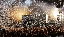 热闹开心的句子