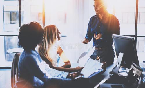 如何写快乐的聊天