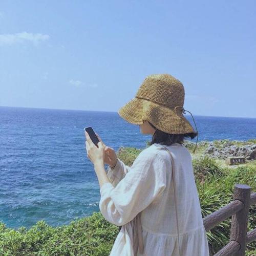 让我们看一下小编编写的描述幸福微笑的句子