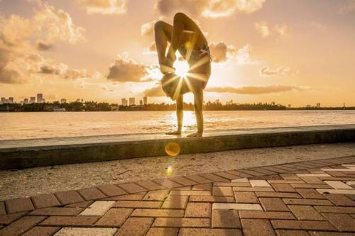 请欣赏小编编写的有关快乐工作状态的句子