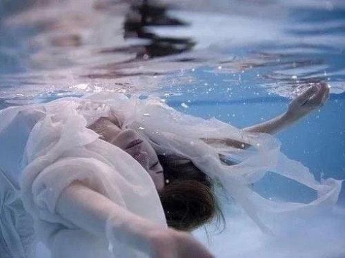 他是如此的失望