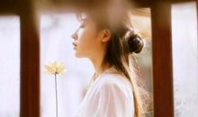 唯美古风意境句子：你便是稍蹙眉，也算是风华绝代