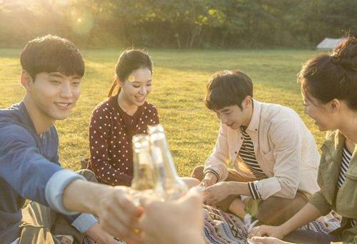 让宝贵的友谊散发出热气