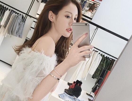 除了一个真正的朋友