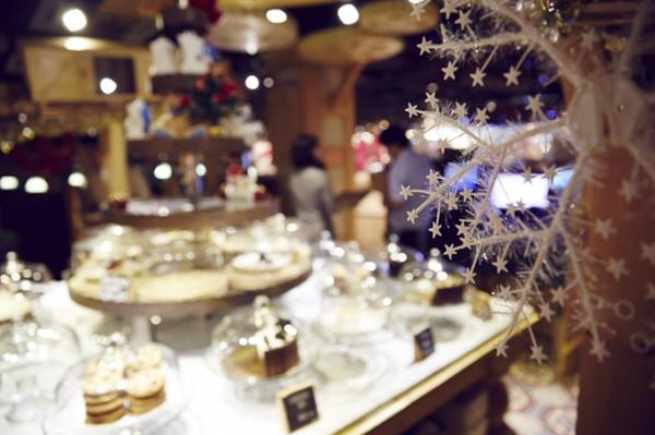 本文总结了一些关于朋友的圣诞节有趣的话题