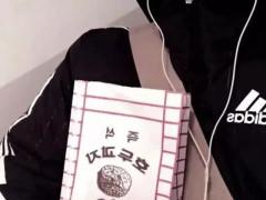 我们因爱或孤独而一起跳舞