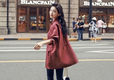 来自清水的芙蓉花太长