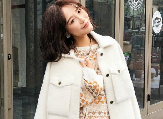 那个夜晚给了女人一双黑眼睛