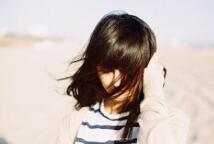 朋友之间的情感应该建立在相互信任和希望的基础上