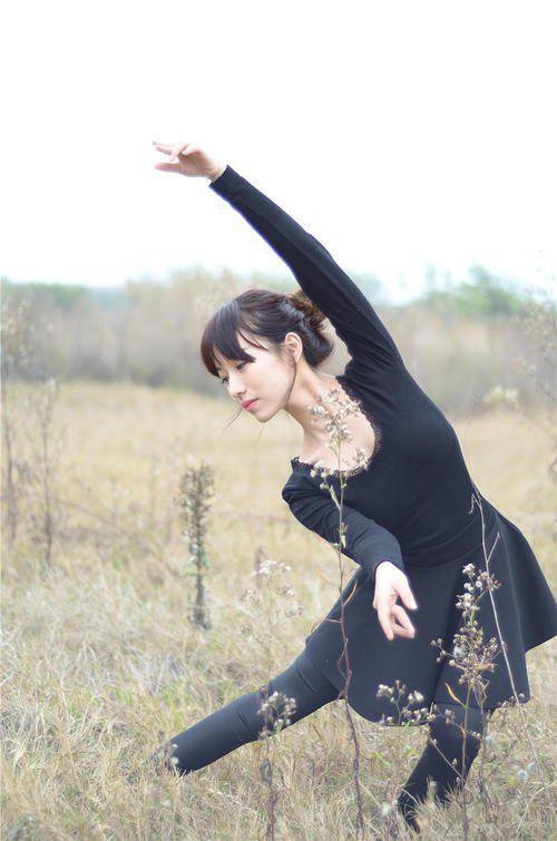 让我们看一下小编组织的关于快乐跳舞的句子