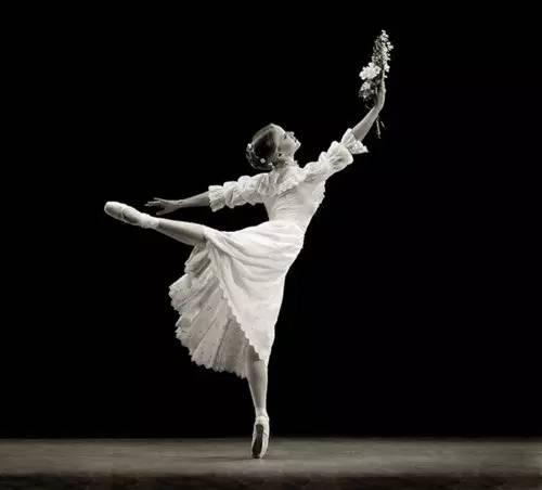 跳舞可使人感到像鸟一样轻