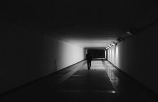 总是在跌跌撞撞之后才意识到