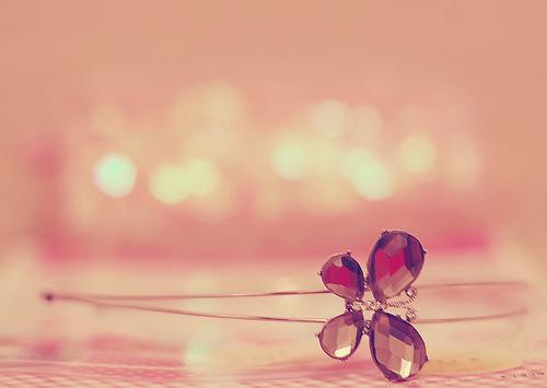 爱一个人是非常困难的