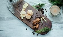 关于亲情利益的句子