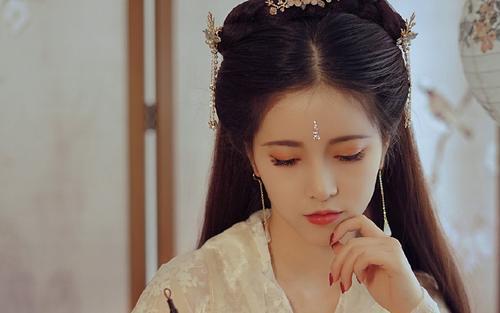 时间的流逝可以使皮肤一天一天地覆盖着皱纹