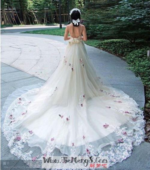   梦见一件漂亮的衣服