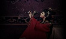 夜幕红颜舞步台，晨曦好友笑眉开