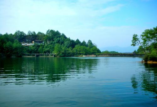 用最清晰的眼睛去看这个世界