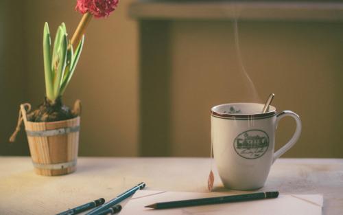 让我们看一下有关说服编辑编辑的人员的快乐句子