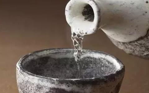 目的是喝醉疯狂