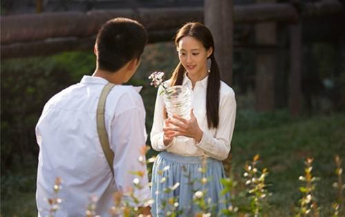 用辛酸的眼泪滋养灿烂的生活