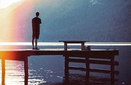 您握着别人的手