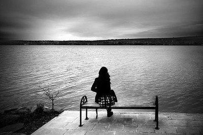 幸福不过是开怀大笑和流泪的借口