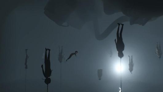 当一个人最无助时