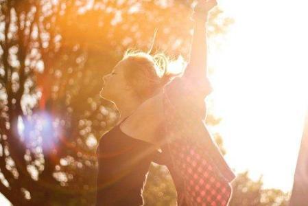 不快乐不是因为幸福的条件不完整