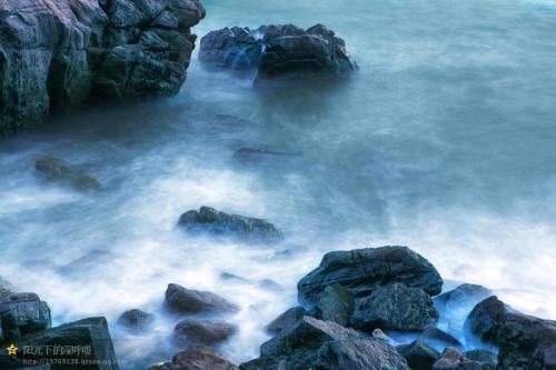 就像仙女切开的红色光芒一样
