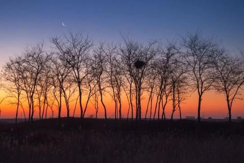 人们通常不清楚事情是错还是​​人是错
