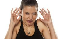 很生气心烦的成语句子