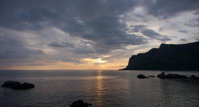 女人喜欢看海浪