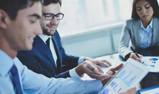  -刘易斯[美]以下是关于认真负责的工作的一句话