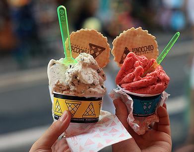 这是一些有关爱妻美丽表情的经编辑的句子