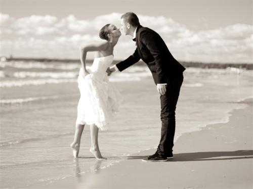 要求那些喜欢快乐的人很简单